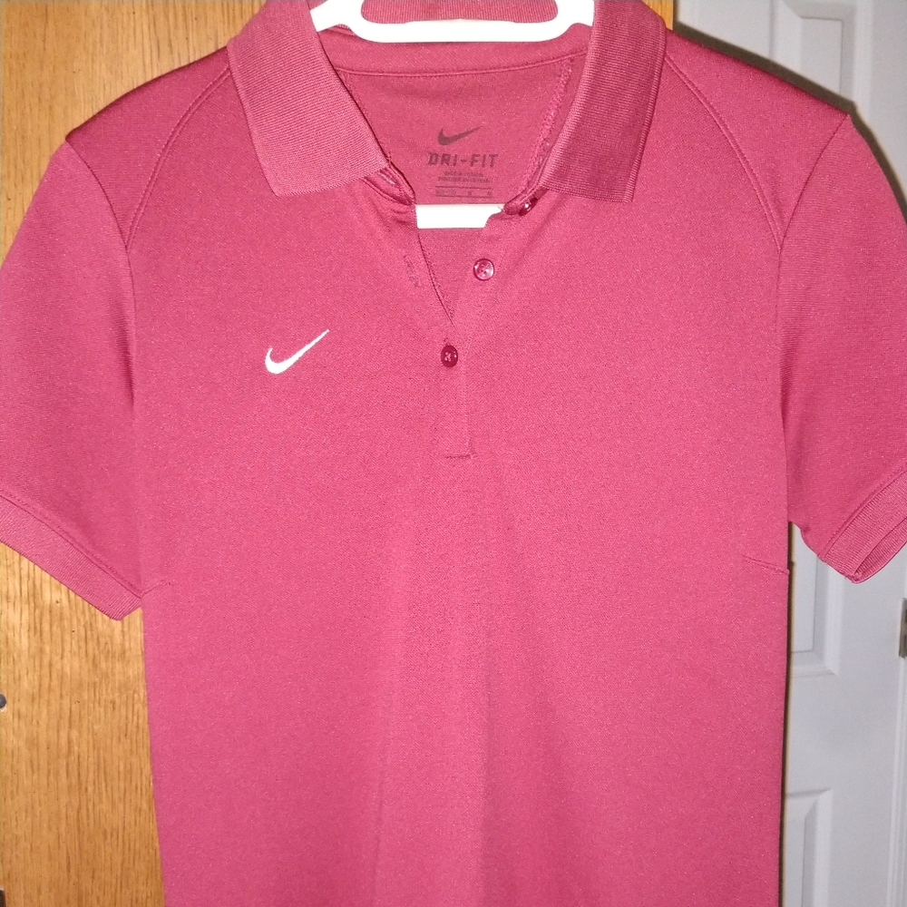 Women's Nike golf shirt